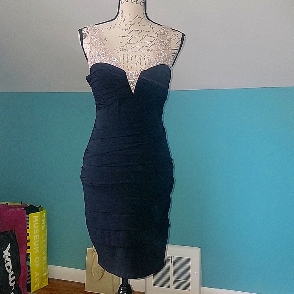 🎆GORGEOUS AND CLASSY DRESS FOR ANY EVENT🎆